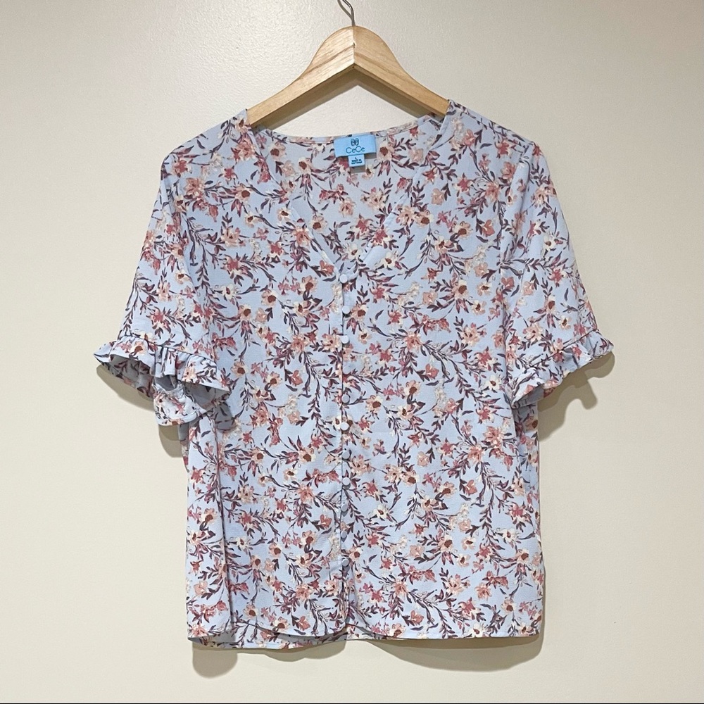 CeCe • blue floral v-neck button down blouse | size large